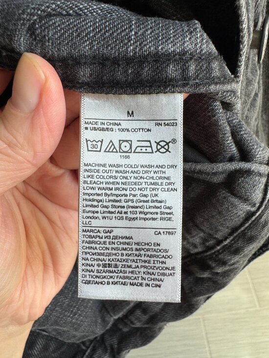 Gap black wash denim jacket – size M - Picture 5 of 5